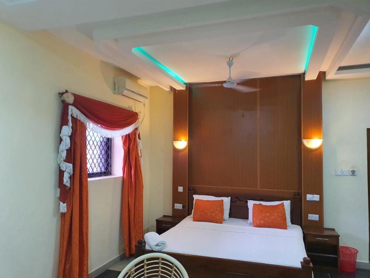 Regency Park Hotel モンバサ エクステリア 写真