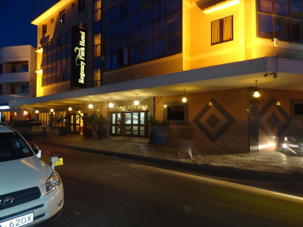 Regency Park Hotel モンバサ エクステリア 写真