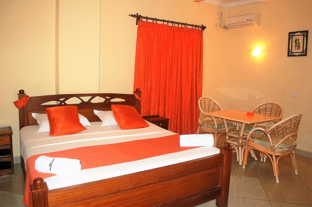 Regency Park Hotel モンバサ エクステリア 写真